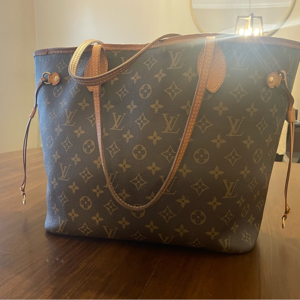 Louis Vuitton neverfull handbag
